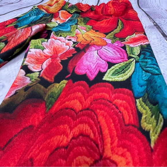 GOLDSHEEP CLOTHING floral embroidery print athletic yoga crop leggings, size S - Picture 7 of 11